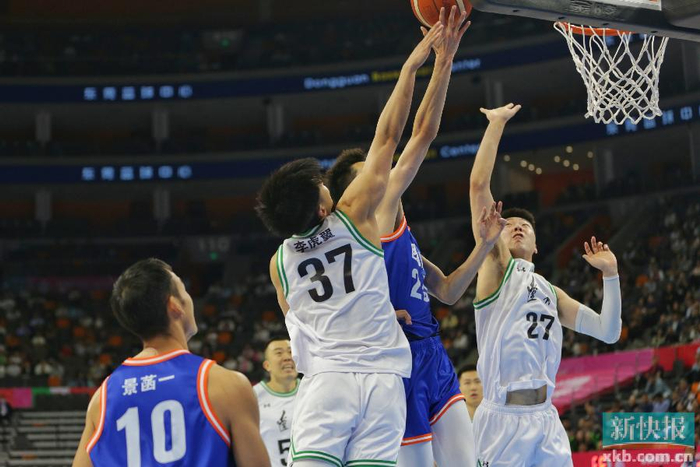 四川队鏖战篮网,东契奇关键制胜 四川队鏖战篮网,东契奇关键制胜