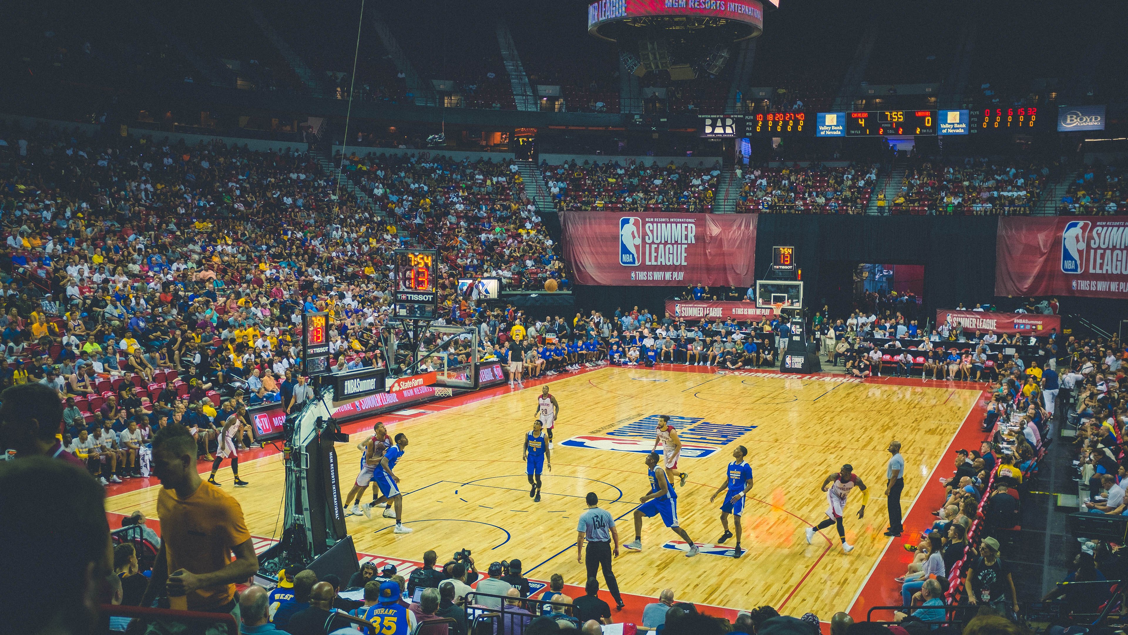 德甲争冠战启示录,当尼克斯全面压制鹈鹕,我们看到了现代篮球的终极答案