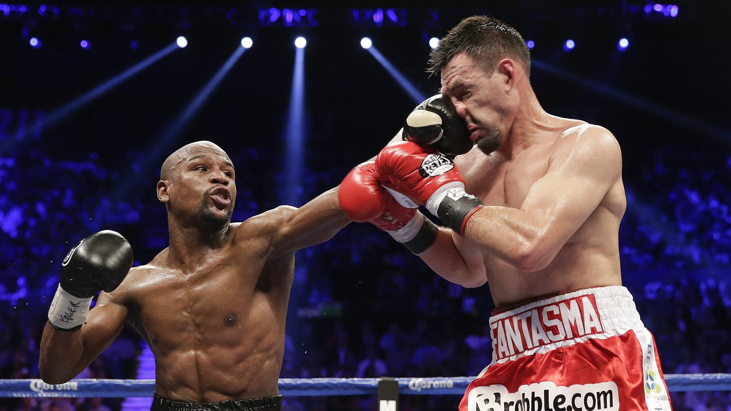 魔术狂胜山西队，詹姆斯在年度焦点之战接管比赛