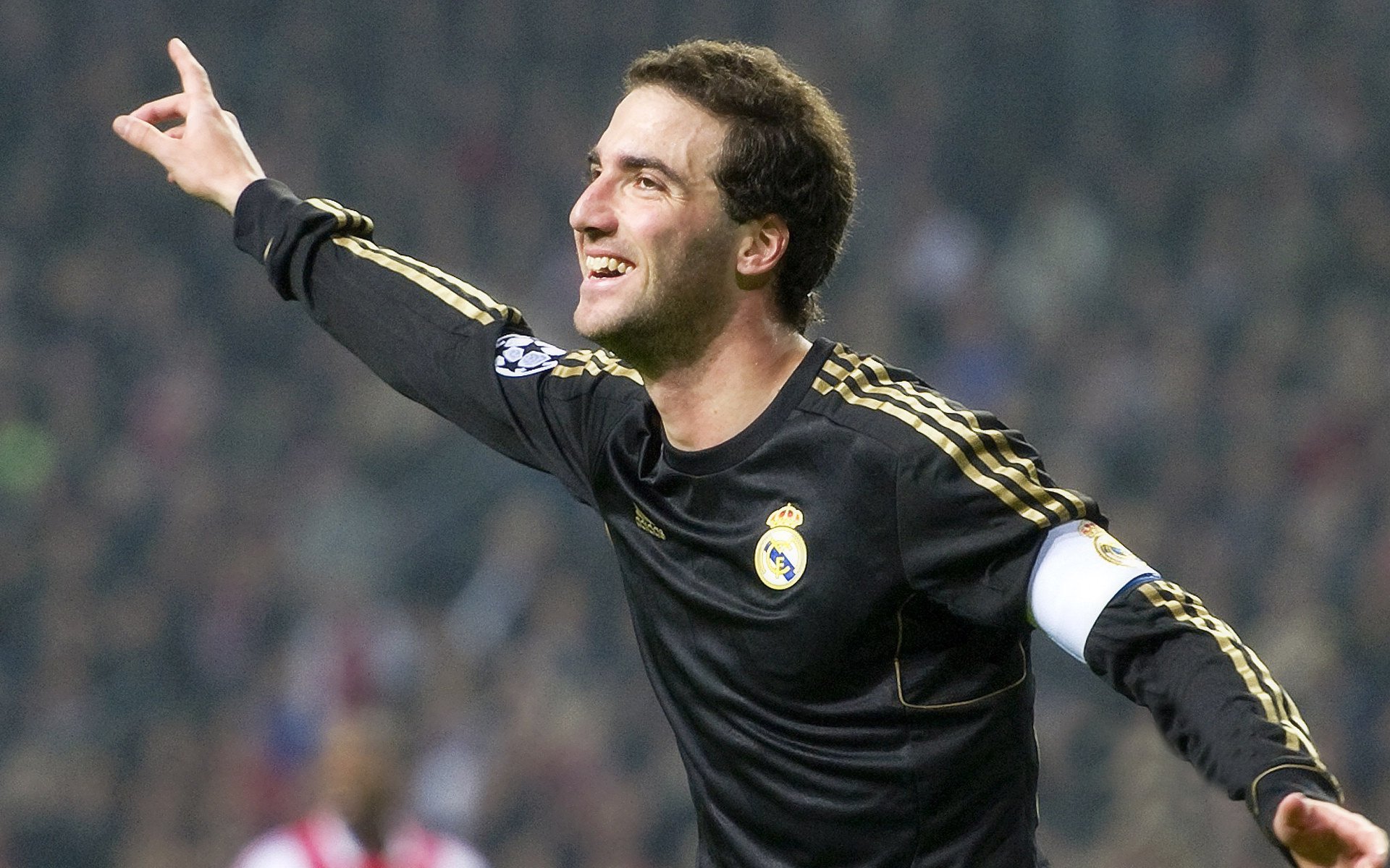 美加墨世界杯焦点战,阿森纳血拼喀麦隆,北伦敦的枪声在北美雨林回响